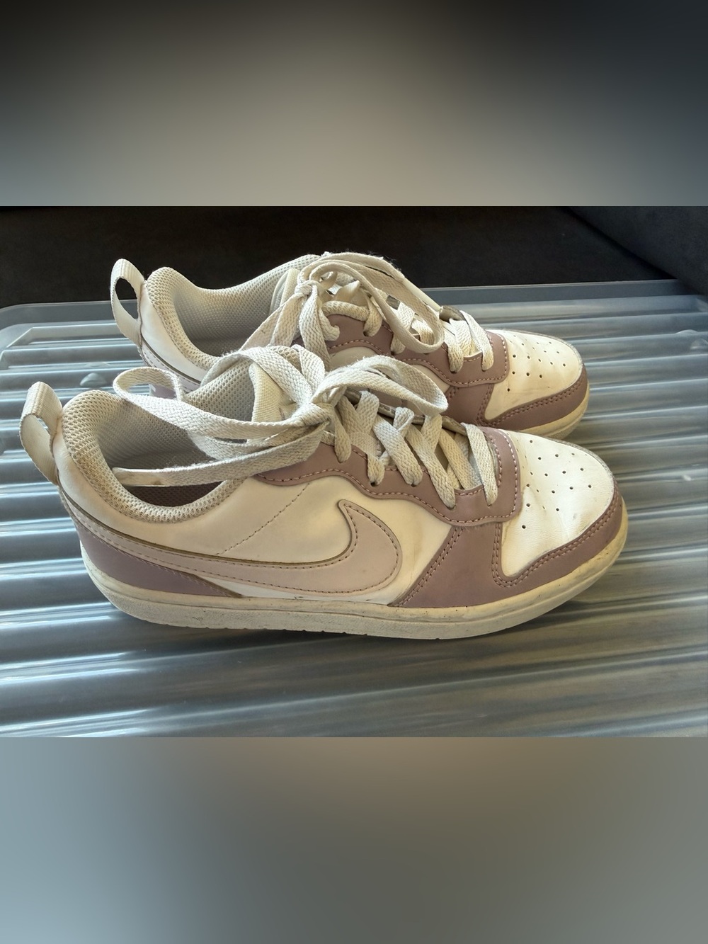 Kids Nike Low-Top Sneakers in Cream and Mauve